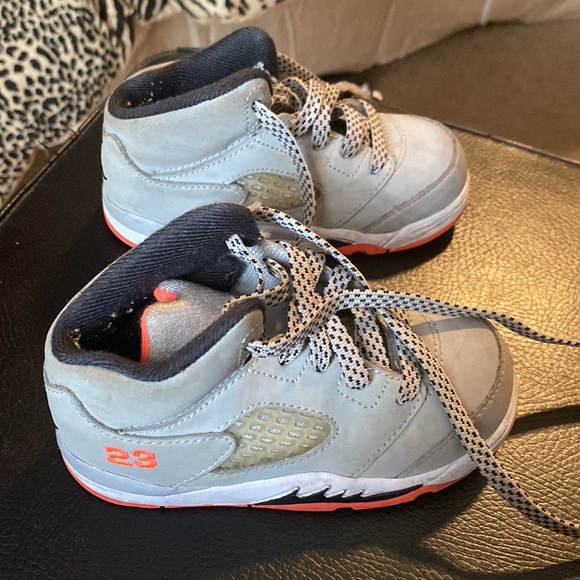 Jordan’s Retro size 7c - Picture 5 of 6